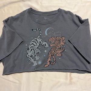 Tillys cropped T-shirt